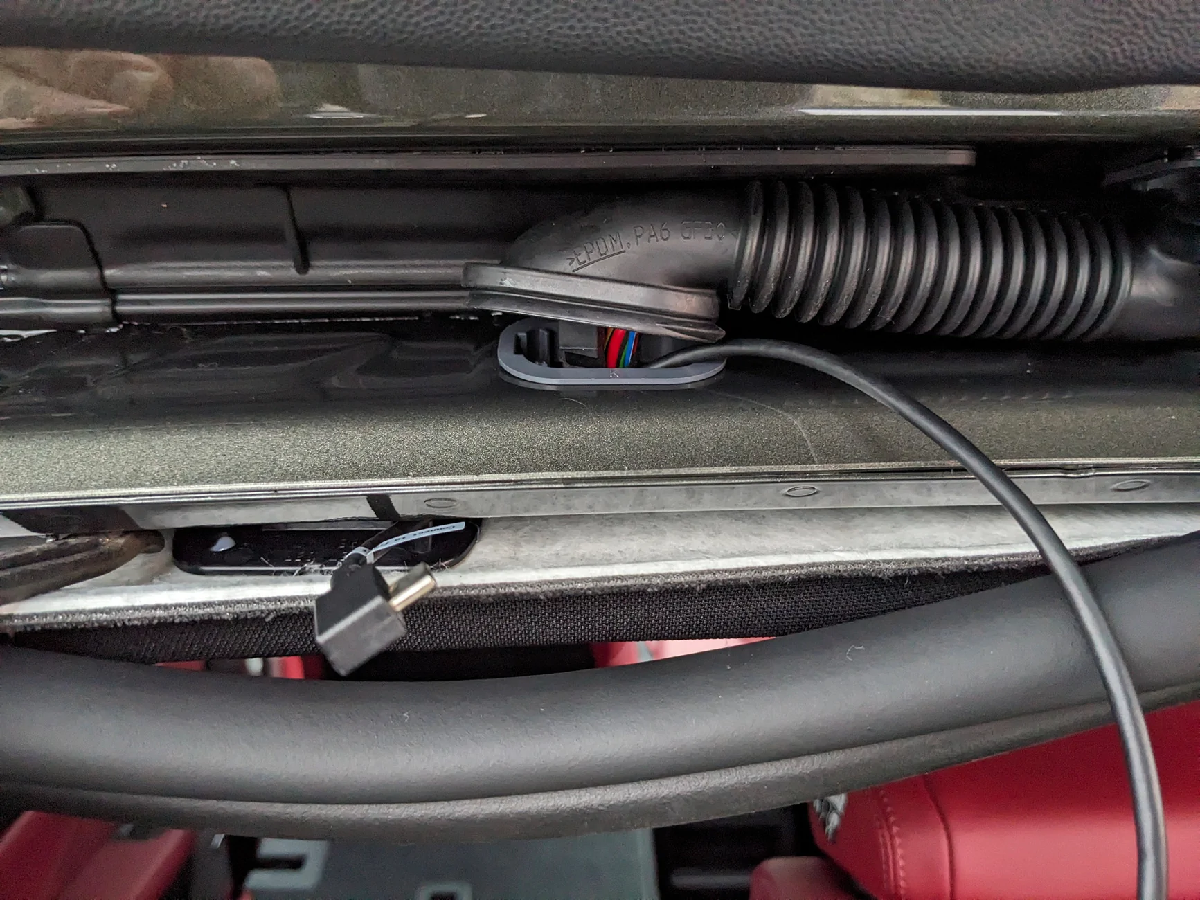 Electric Macan EV FitCAMX Dashcam Install PXL_20250201_160534012.MP