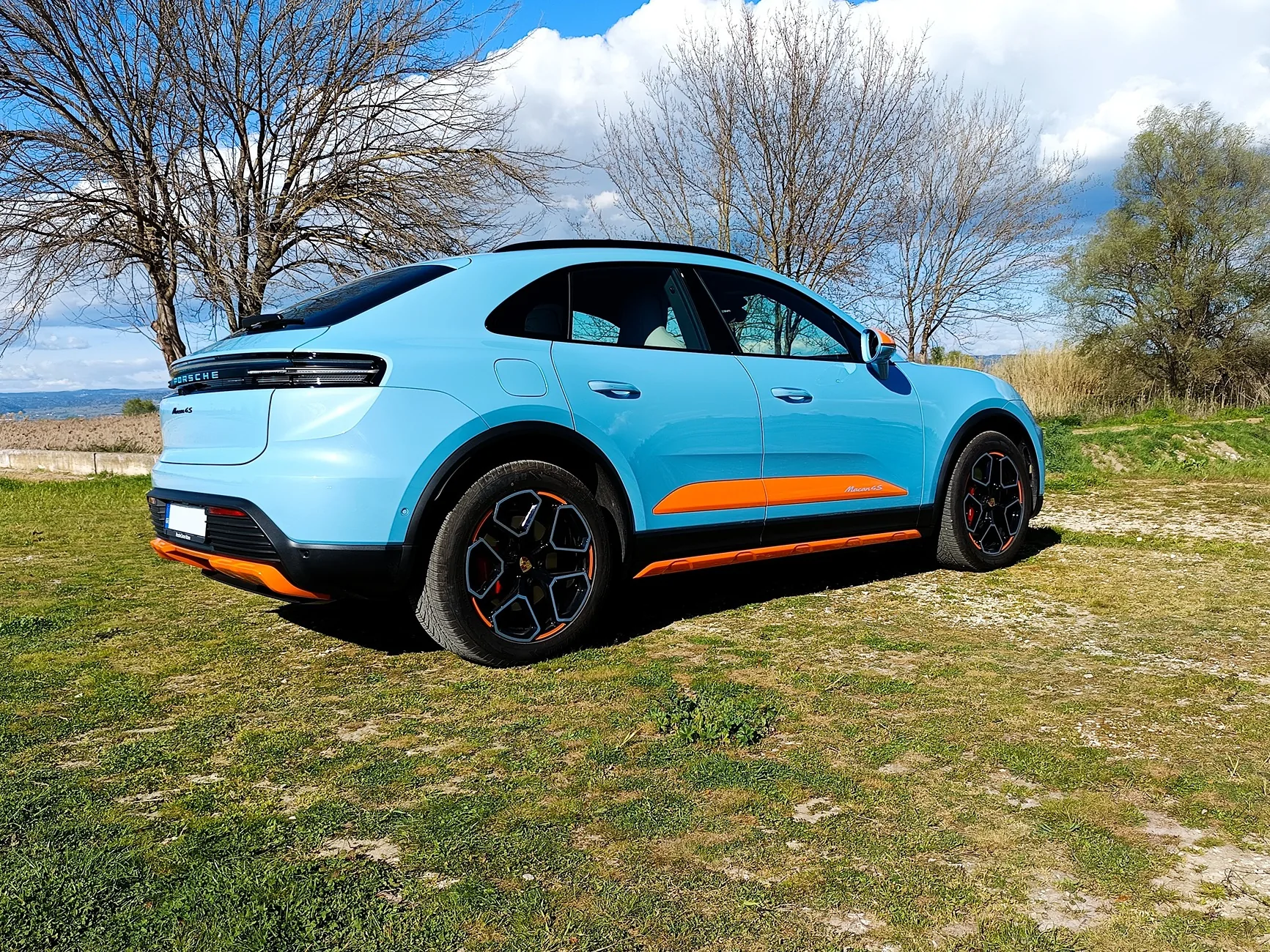 Electric Macan EV Painting side blades, front diffusor, side skirt, wheels arces like on turbo? IMG_20260329_165232