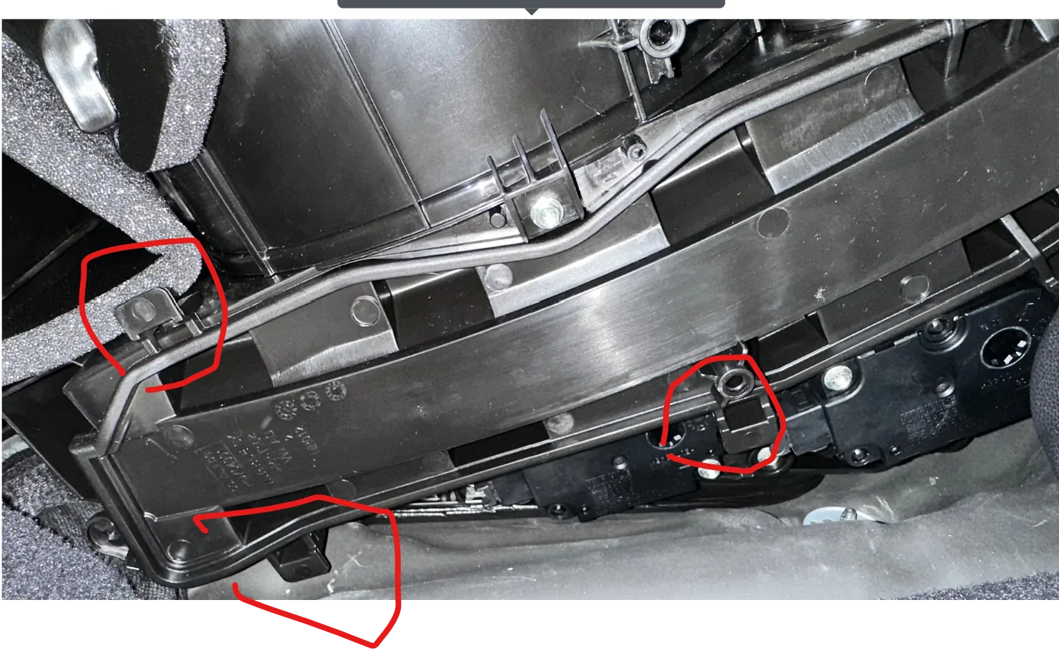 Electric Macan EV DIY Cabin filter and windshield wiper blades replacement 1775760419134-gh