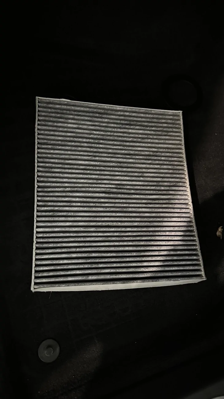 Electric Macan EV DIY Cabin filter and windshield wiper blades replacement IMG_9133