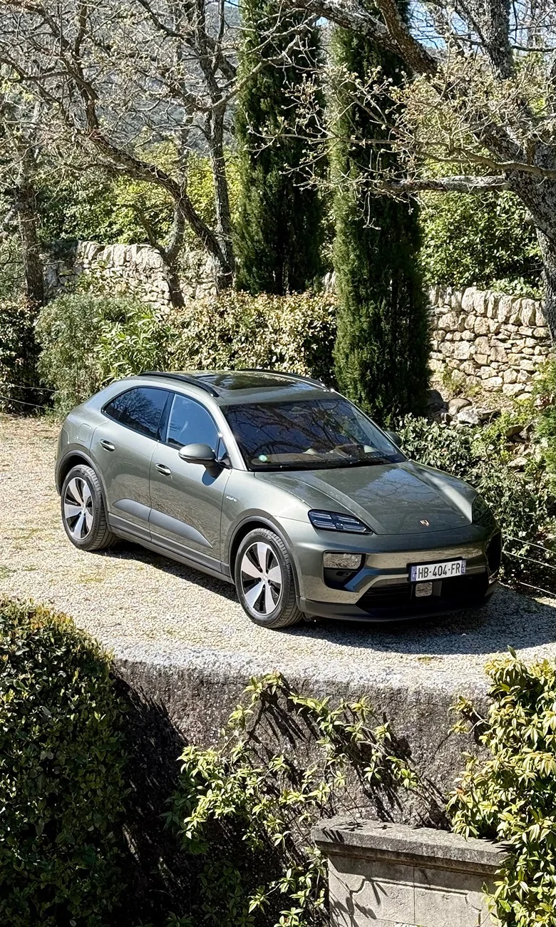 Electric Macan EV AVENTURINE GREEN Macan EV Photos Thread IMG_7753