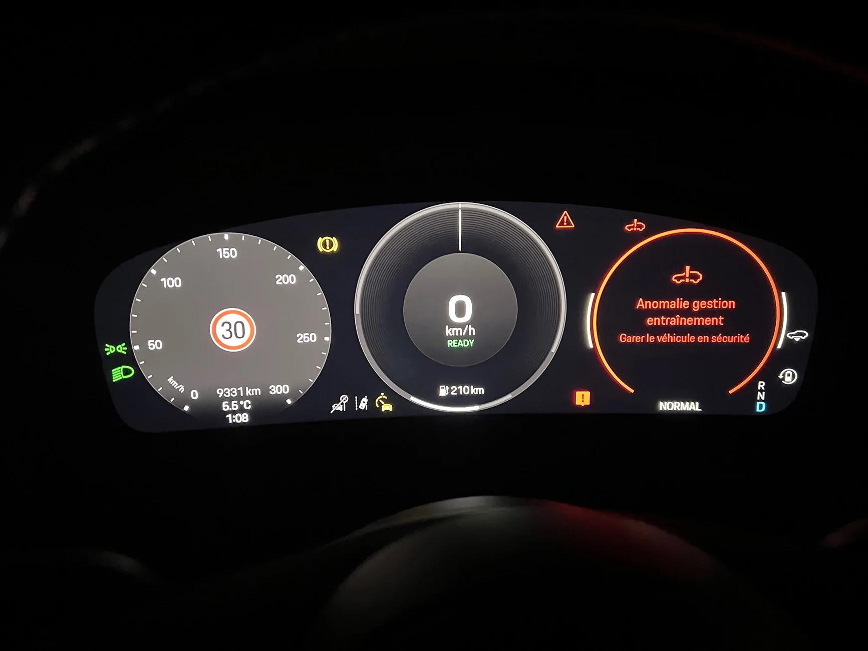 Electric Macan EV Software letting the brand down IMG_1082