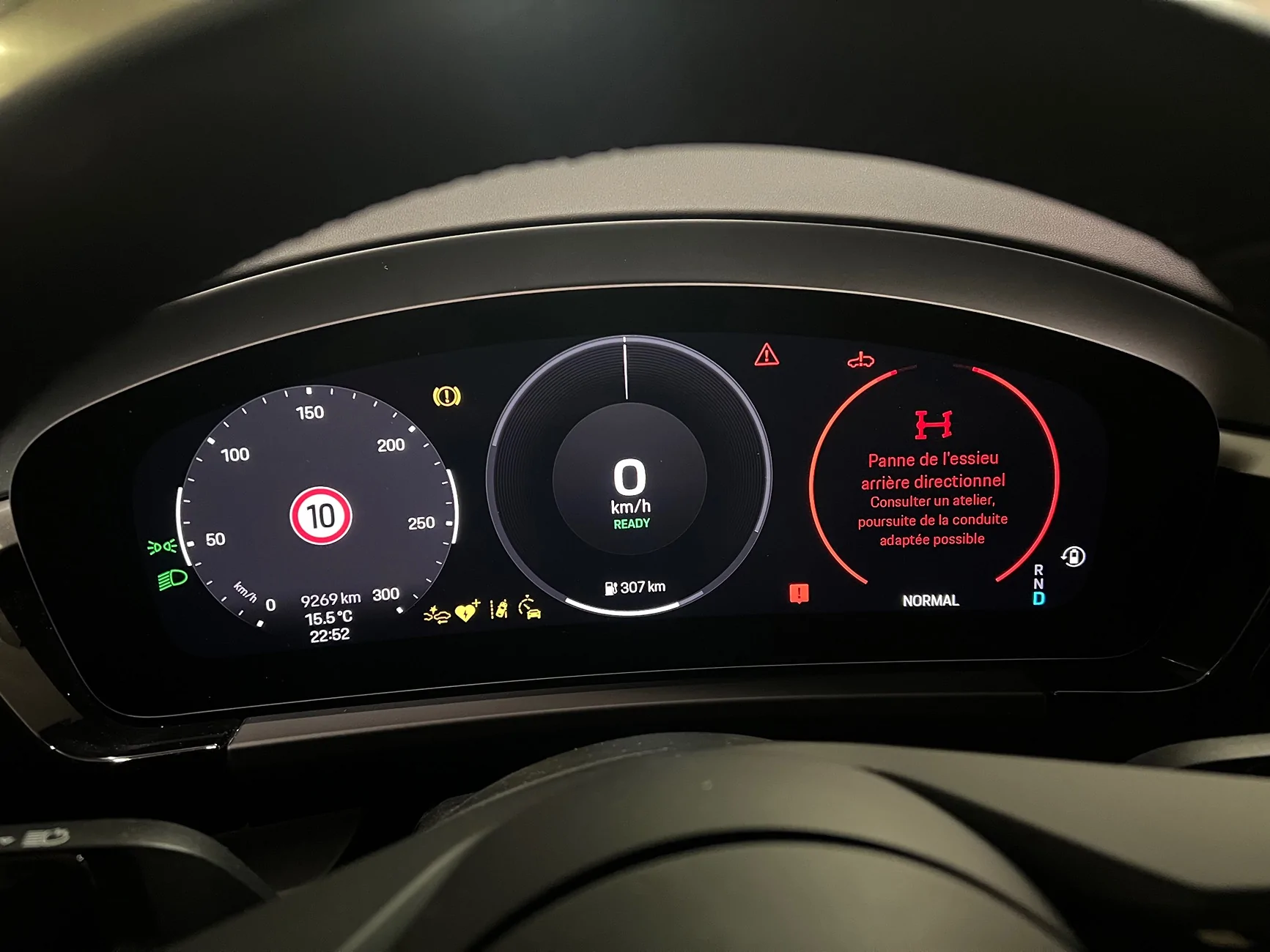 Electric Macan EV Software letting the brand down IMG_1039