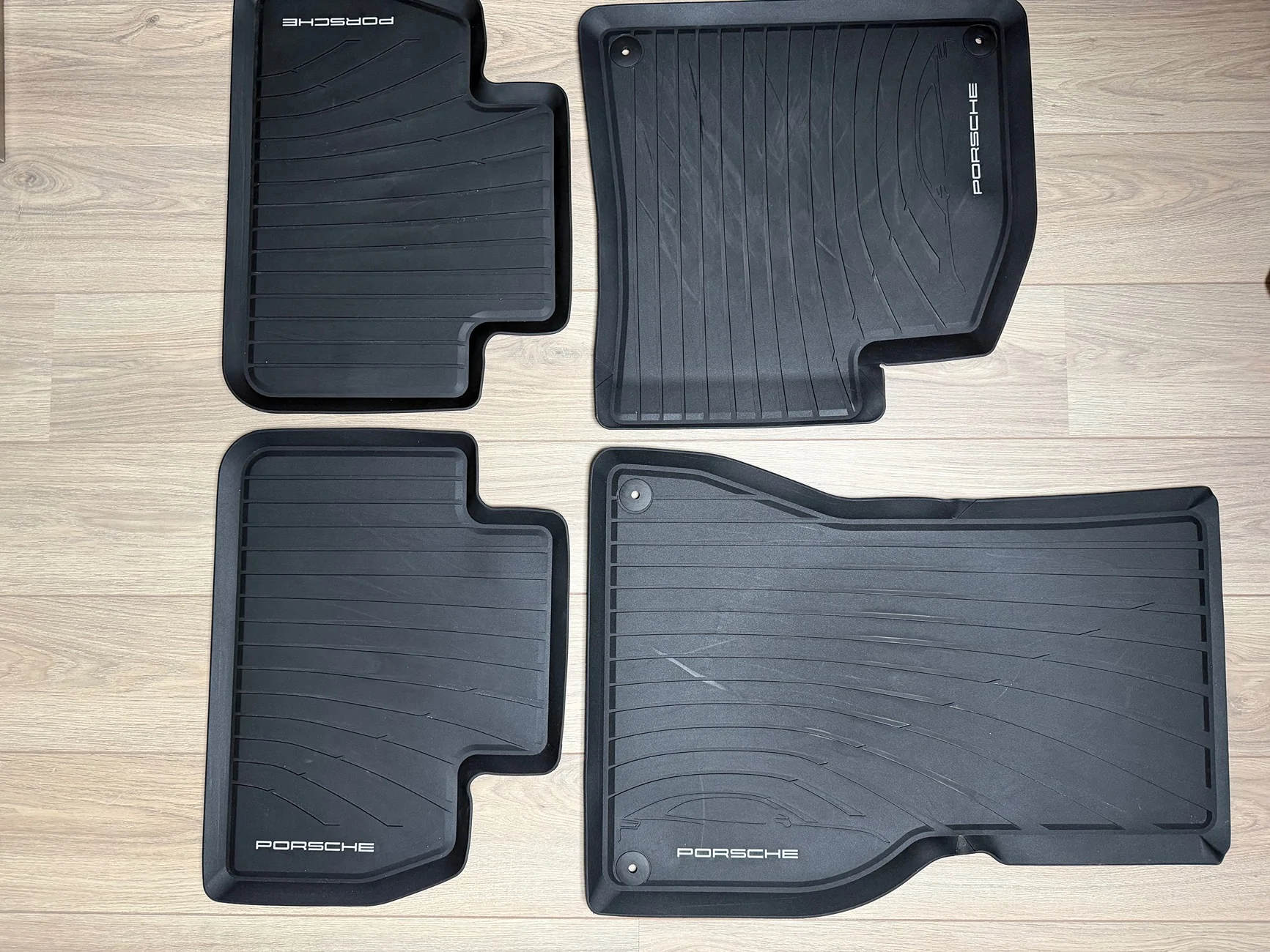 Electric Macan EV FS: Full set all-weather floor mats (original Porsche) IMG_2697