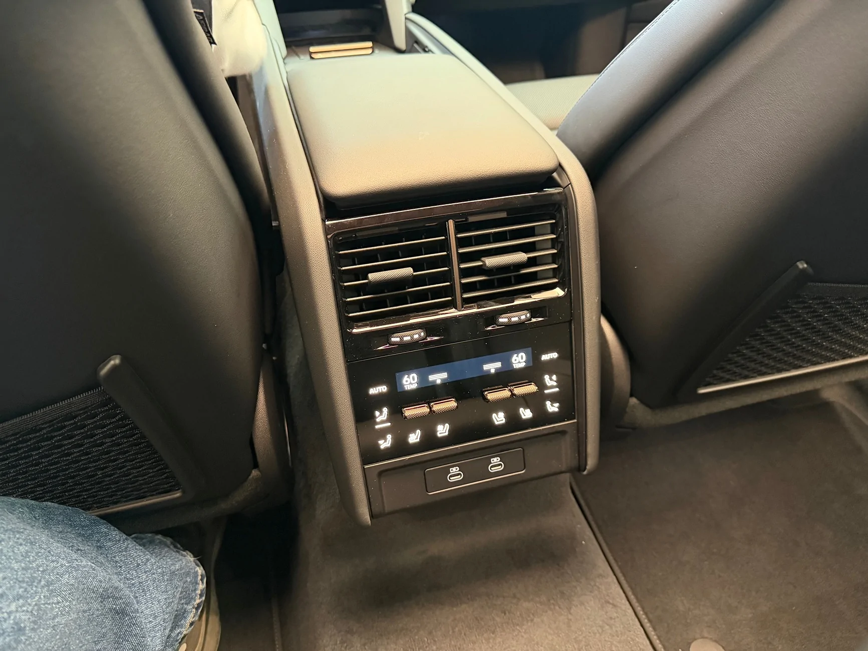 Electric Macan EV Cayenne EV IMG_0653