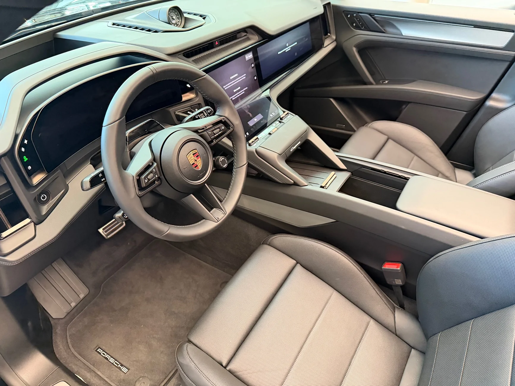 Electric Macan EV Cayenne EV IMG_0642
