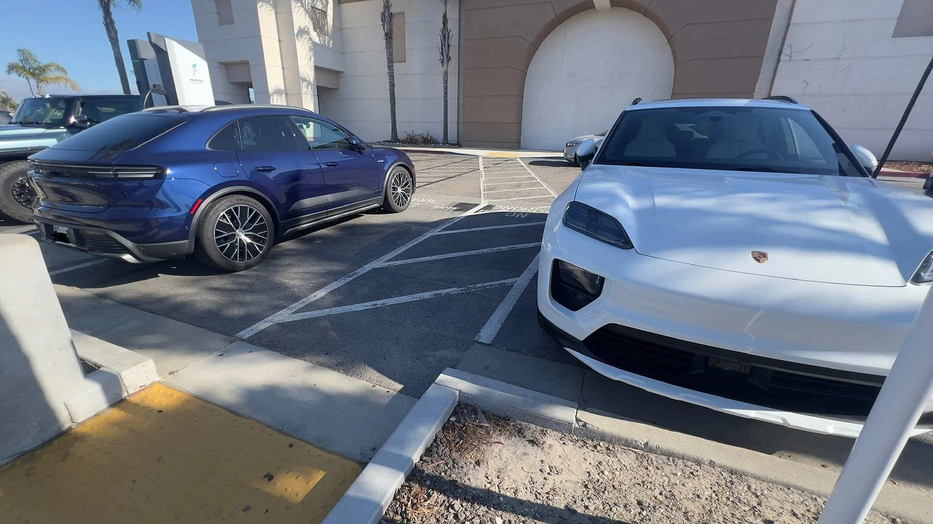 Electric Macan EV Random daily Macan EV photos - post yours! 🤳 IMG_7934