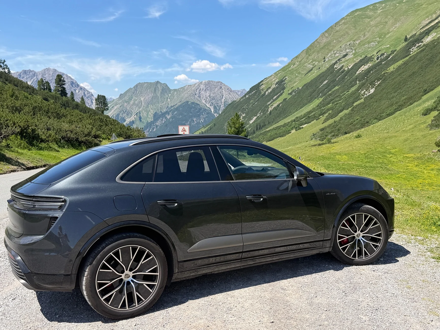 Electric Macan EV Random daily Macan EV photos - post yours! 🤳 IMG_9117
