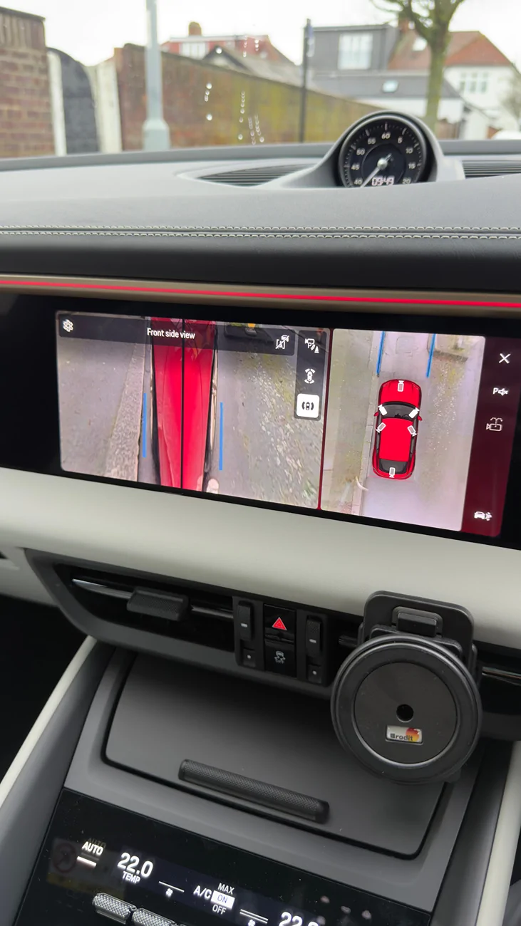 Electric Macan EV Remote parking IMG_7108