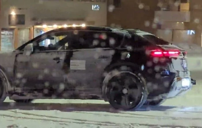 Macan EV Spy Videos on Snow