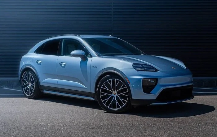 My PTS Fountain Blue Metallic Macan 4 EV delivered
