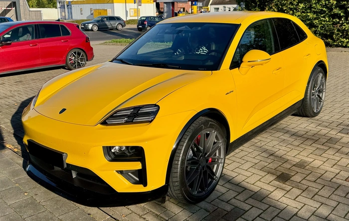 2025 Macan EV Turbo in Speed Yellow (PTS) delivered!