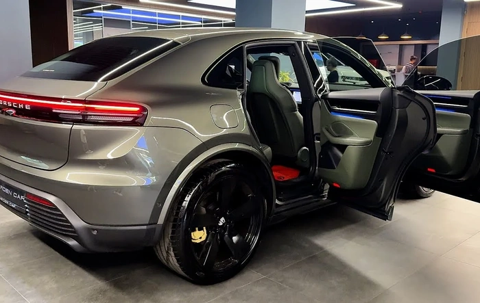 Body coloured wheel arches and lower valence trim…