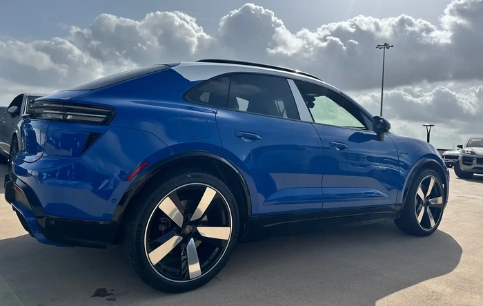 First pics of my Turbo Macan EV (Lugano Blue)