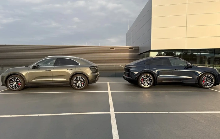 Macan 4S & Cayenne Coupe EV side by side photo